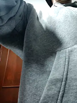 LunaZambrano online show from 10-15-25, 05:18