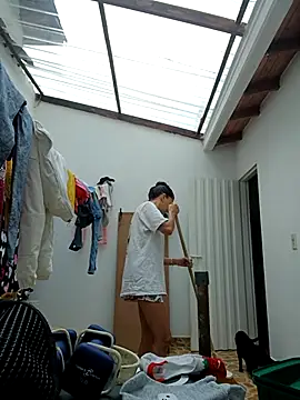 LunaZambrano online show from 10-17-25, 02:52