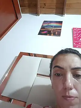 LunaZambrano online show from 05-20-26, 04:18