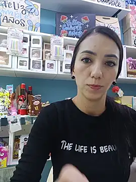LunaZambrano online show from 06-10-26, 03:11
