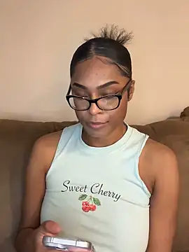 CandyLuxxxx online show from 12-10-24, 08:05