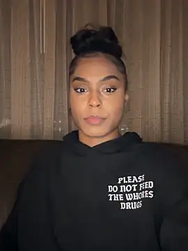 CandyLuxxxx online show from 01-11-25, 03:02