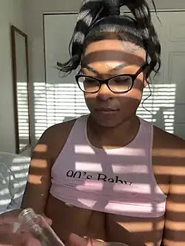 CandyLuxxxx online show from 01-17-25, 09:17