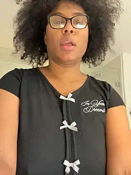 CandyLuxxxx online show from 04-05-26, 04:15