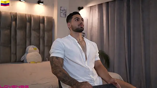 Snapshot of john_king29 chatting on 10-21-25, 08:09 john king29 online show from 10-21-25, 08:09