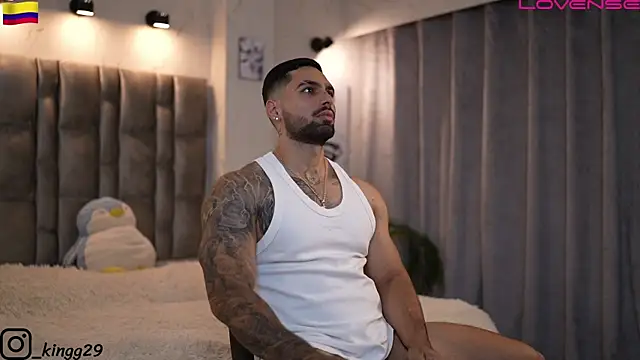 Snapshot of john_king29 chatting on 11-10-25, 11:04 john king29 online show from 11-10-25, 11:04