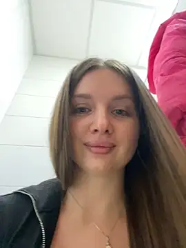 Snapshot of KrisMagnoly chatting on 02-22-26, 06:28 KrisMagnoly online show from 02-22-26, 06:28