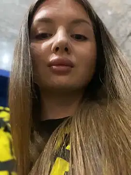 Snapshot of KrisMagnoly chatting on 03-01-26, 04:20 KrisMagnoly online show from 03-01-26, 04:20