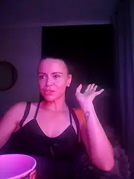 MrsBunnyBum online show from 04-13-26, 05:51