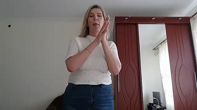 sensualEmilia online show from 11-06-25, 10:38