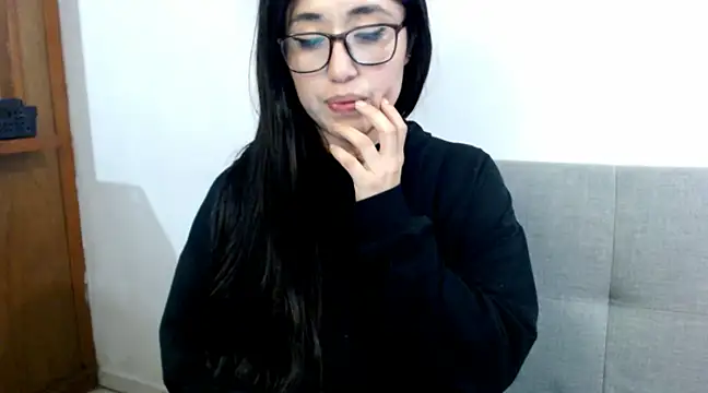 Snapshot of YummymeowW chatting on 02-23-25, 06:17 YummymeowW online show from 02-23-25, 06:17