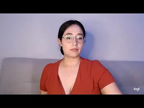 Snapshot of YummymeowW chatting on 07-05-26, 01:01 YummymeowW online show from 07-05-26, 01:01