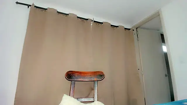 Genesis Sandoval online show from 12-19-24, 04:46