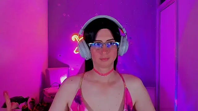 KimberlyJohnsoon online show from 12-22-24, 03:33