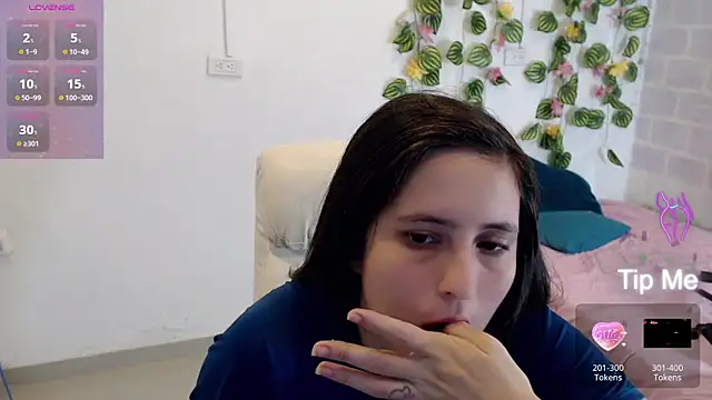 tania sweet   online show from 11-12-25, 08:19