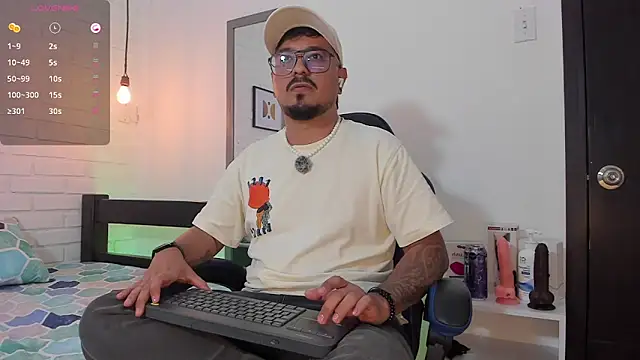 DaviidEvans  online show from 10-11-25, 08:35