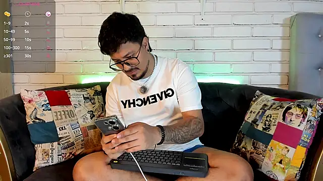 DaviidEvans  online show from 11-28-25, 02:31