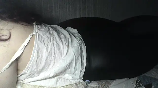 Snapshot of Alma_Evelynne chatting on 03-11-26, 08:15 Alma Evelynne online show from 03-11-26, 08:15