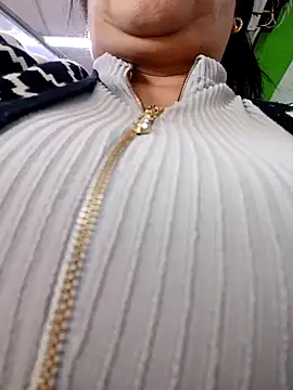   valentina18 online show from 01-15-25, 04:21