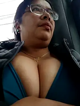   valentina18 online show from 03-05-25, 04:24