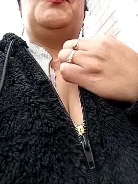   valentina18 online show from 03-20-25, 04:42