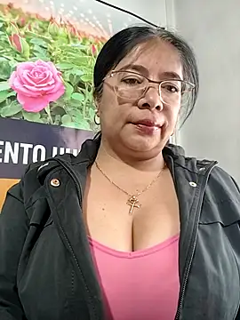   valentina18 online show from 05-11-26, 12:11