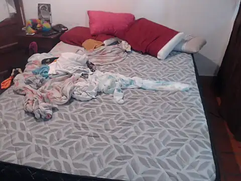 Snapshot of deftoolceles chatting on 02-24-26, 10:30 deftoolceles online show from 02-24-26, 10:30