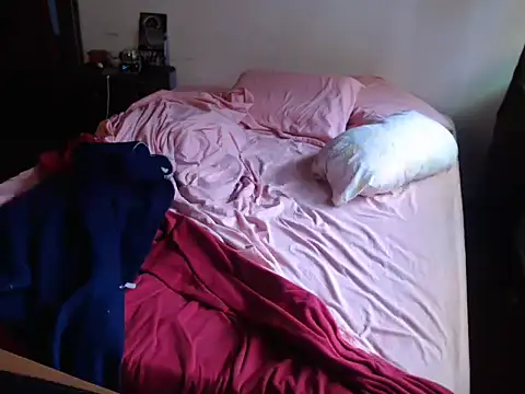 Snapshot of deftoolceles chatting on 03-26-26, 11:16 deftoolceles online show from 03-26-26, 11:16