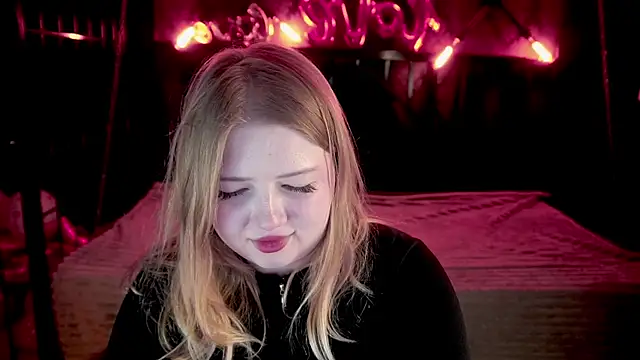 Snapshot of Tinker_Belll chatting on 02-16-26, 08:16 Tinker Belll online show from 02-16-26, 08:16