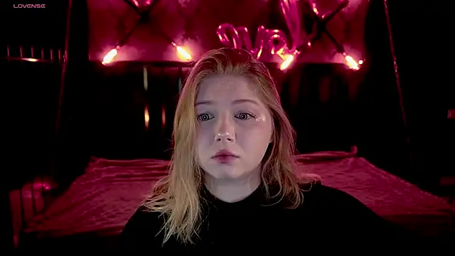 Snapshot of Tinker_Belll chatting on 02-19-26, 08:27 Tinker Belll online show from 02-19-26, 08:27