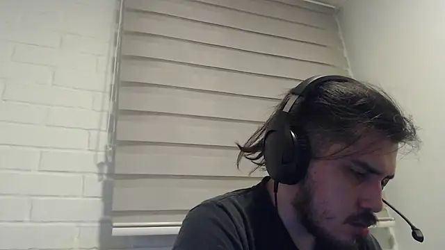 Snapshot of hung_weeb chatting on 02-04-25, 03:54 hung weeb online show from 02-04-25, 03:54