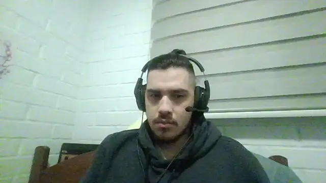 Snapshot of hung_weeb chatting on 10-25-25, 12:40 hung weeb online show from 10-25-25, 12:40