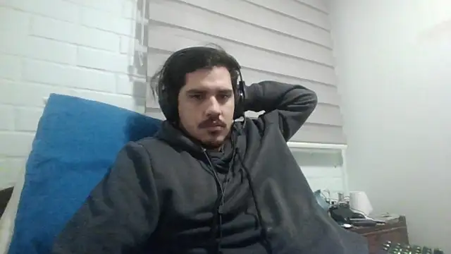 hung weeb online show from 05-07-26, 01:11
