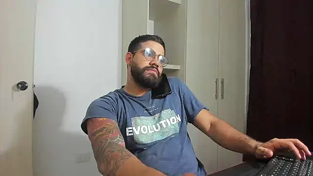 Snapshot of _Coddygold_ chatting on 03-06-26, 10:17 Coddygold online show from 03-06-26, 10:17