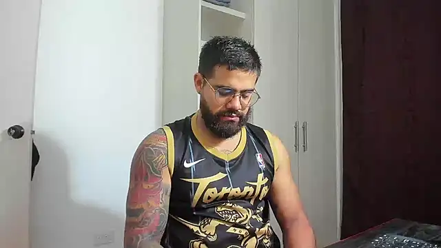 Snapshot of _Coddygold_ chatting on 03-08-26, 11:58 Coddygold online show from 03-08-26, 11:58