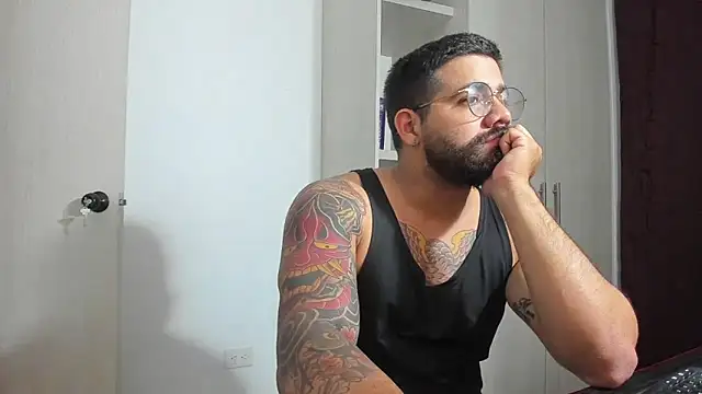 Snapshot of _Coddygold_ chatting on 03-10-26, 01:54 Coddygold online show from 03-10-26, 01:54