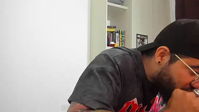 Snapshot of _Coddygold_ chatting on 03-31-26, 12:27 Coddygold online show from 03-31-26, 12:27