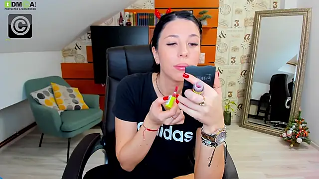 EmillyTaylor online show from 12-30-24, 04:31