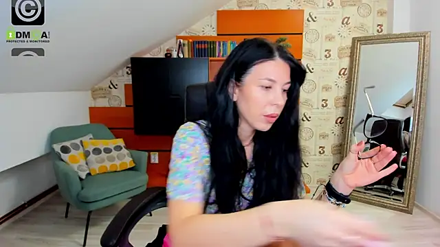 EmillyTaylor online show from 01-21-25, 04:21