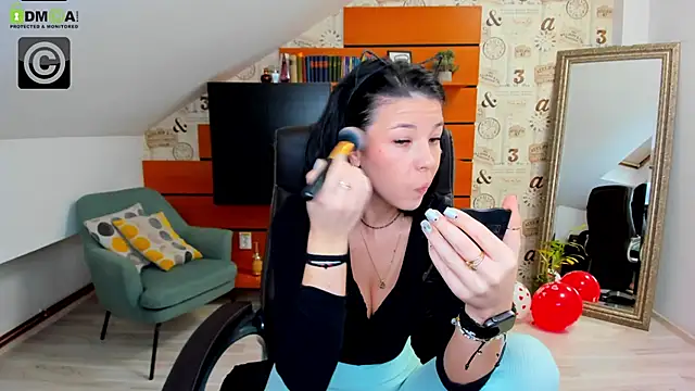 EmillyTaylor online show from 02-18-25, 04:26