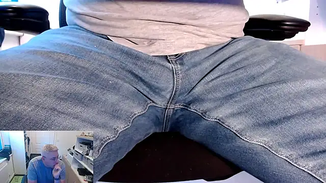 Snapshot of RicRockhard chatting on 10-06-25, 07:28 RicRockhard online show from 10-06-25, 07:28