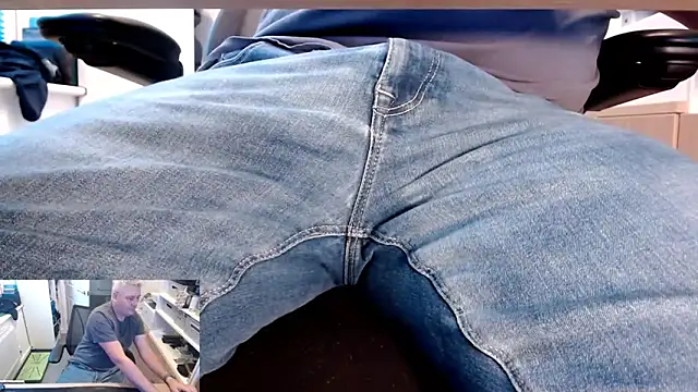 Snapshot of RicRockhard chatting on 10-09-25, 05:00 RicRockhard online show from 10-09-25, 05:00