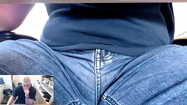 Snapshot of RicRockhard chatting on 04-22-26, 07:44 RicRockhard online show from 04-22-26, 07:44