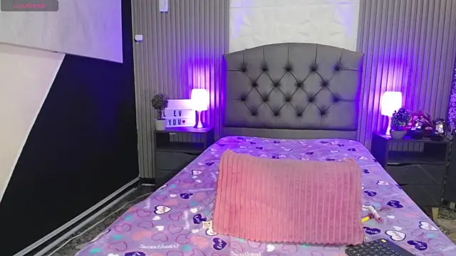 cheryl hs online show from 12-20-24, 01:47