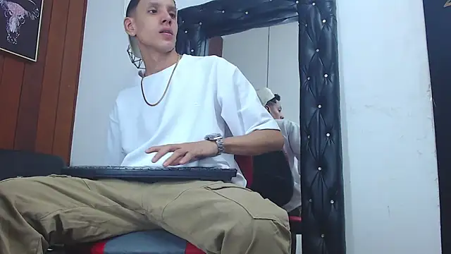GaboReyes online show from 02-04-25, 03:22