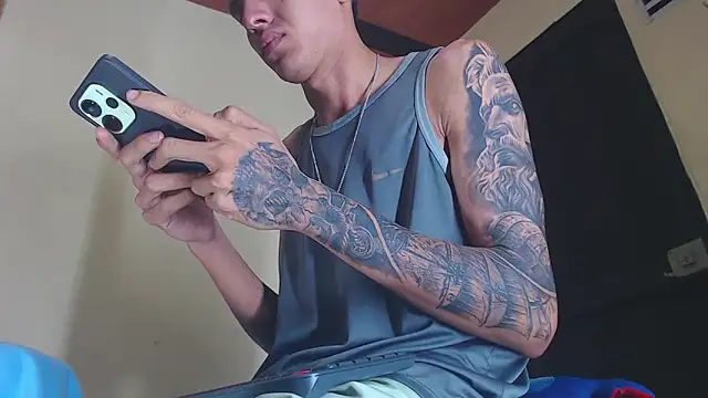 Snapshot of GaboReyes chatting on 10-03-25, 09:50 GaboReyes online show from 10-03-25, 09:50