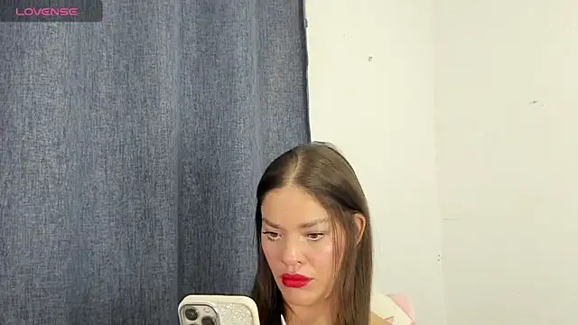 Snapshot of zoe69x chatting on 02-18-25, 02:49 zoe69x online show from 02-18-25, 02:49