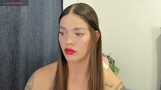 Snapshot of zoe69x chatting on 02-20-25, 11:54 zoe69x online show from 02-20-25, 11:54