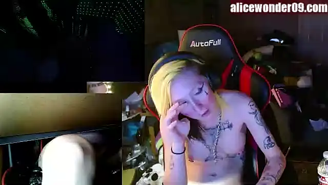 alicewonder09 online show from 12-31-24, 11:09