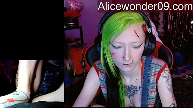 alicewonder09 online show from 02-12-26, 05:13